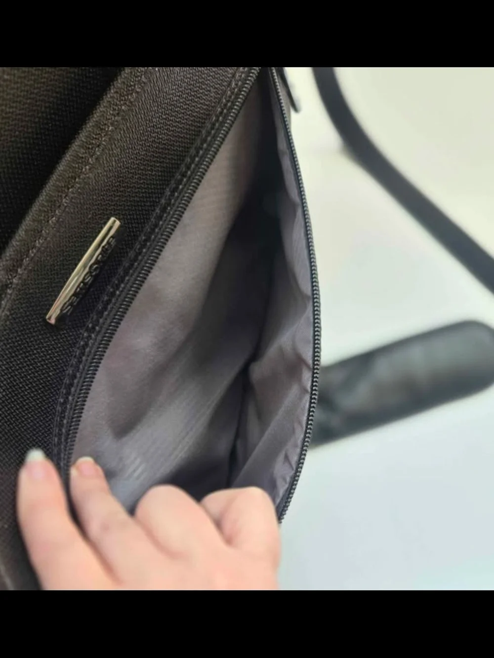 Samsonite Black Nylon Slim Briefcase Messenger Laptop Business Office Bag